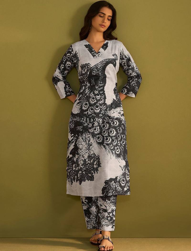 Floral Printed V-Neck Straight Kurta With Trousers