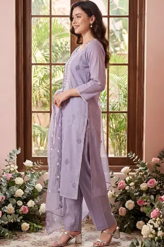 Women Ethnic Motifs Embroidered Regular Thread Work Kurta with Trousers & With Dupatta