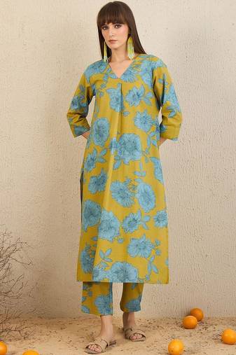 Floral Printed V-Neck A-Line Kurta with Trousers