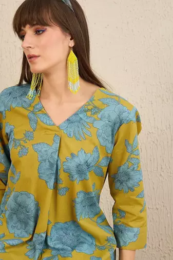 Floral Printed V-Neck A-Line Kurta with Trousers