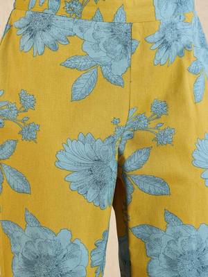 Floral Printed V-Neck A-Line Kurta with Trousers 3