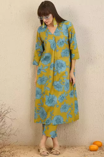 Floral Printed V-Neck A-Line Kurta with Trousers