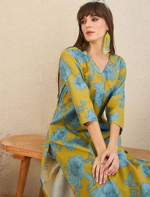 Floral Printed V-Neck A-Line Kurta with Trousers 7