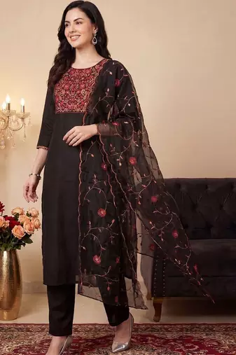 Women Ethnic Motifs Embroidered Regular Thread Work Kurta with Trousers & With Dupatta