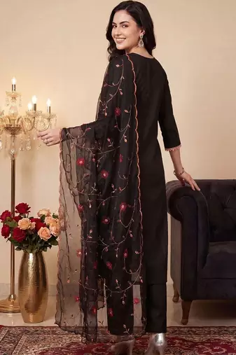 Women Ethnic Motifs Embroidered Regular Thread Work Kurta with Trousers & With Dupatta