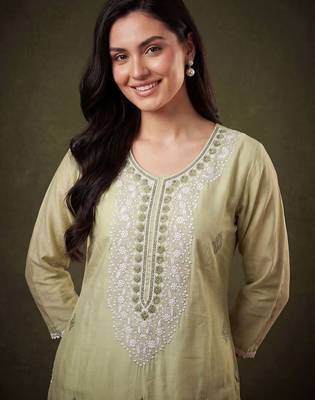 Women Ethnic Motifs Embroidered Regular Thread Work Kurta with Trousers & With Dupatta 2