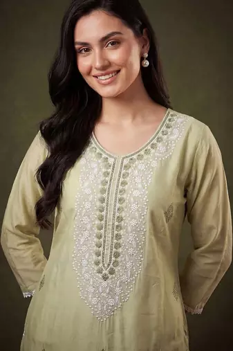 Women Ethnic Motifs Embroidered Regular Thread Work Kurta with Trousers & With Dupatta