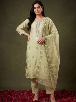 Women Ethnic Motifs Embroidered Regular Thread Work Kurta with Trousers & With Dupatta 5