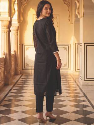Women Ethnic Motifs Embroidered Regular Thread Work Kurta with Trousers & With Dupatta 3