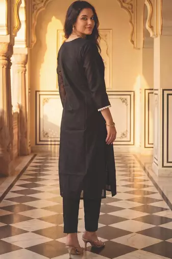 Women Ethnic Motifs Embroidered Regular Thread Work Kurta with Trousers & With Dupatta