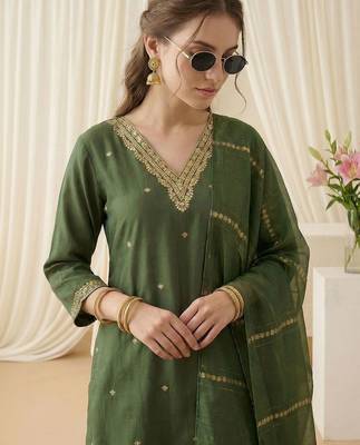 Women Ethnic Motifs Embroidered Regular Thread Work Kurta with Trousers & With Dupatta 2