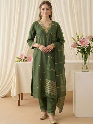 Women Ethnic Motifs Embroidered Regular Thread Work Kurta with Trousers & With Dupatta 6