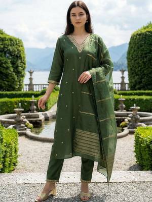 Women Ethnic Motifs Embroidered Regular Thread Work Kurta with Trousers & With Dupatta 1