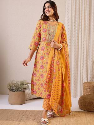 Women Floral Printed Regular Thread Work Kurta with Trousers & With Dupatta 1