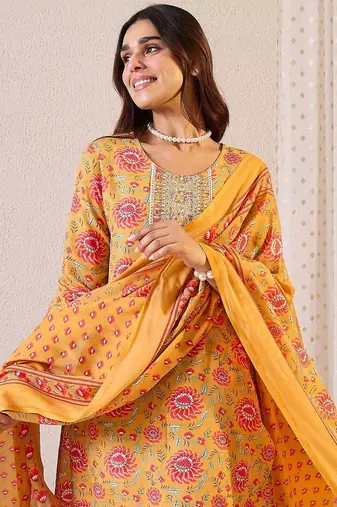 Women Floral Printed Regular Thread Work Kurta with Trousers & With Dupatta