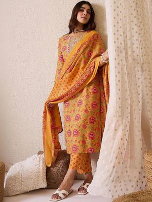 Women Floral Printed Regular Thread Work Kurta with Trousers & With Dupatta 6