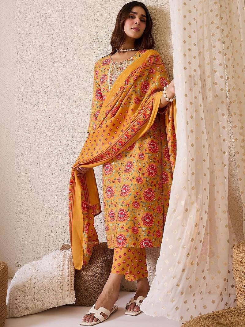 Women Floral Printed Regular Thread Work Kurta with Trousers & With Dupatta