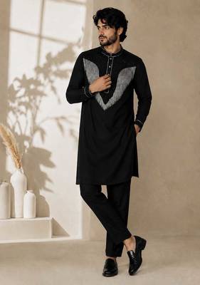 Black embroidered lachka kurta pant set 2