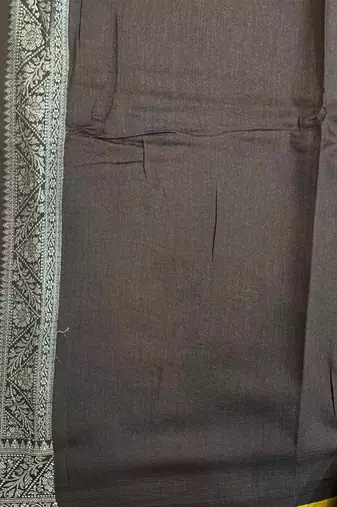 golden banarasi silk blend blend saree with tringular boota work 