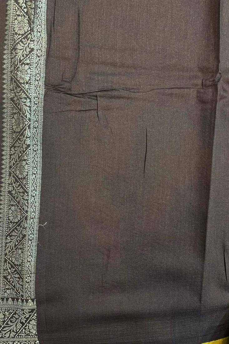 golden banarasi silk blend blend saree with tringular boota work 