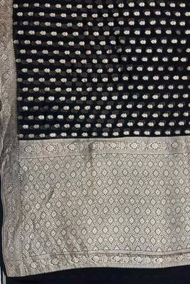 black banarasi silk blend saree with zari booti work 4