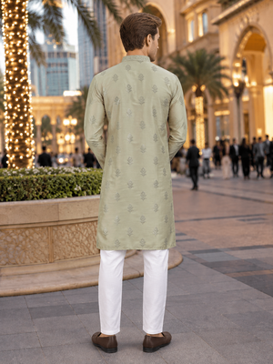 Green embroidered silk straight kurta 2