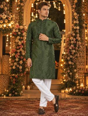 Green embroidered silk blend straight kurta 1