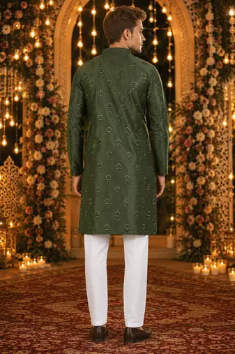 Green embroidered silk blend straight kurta