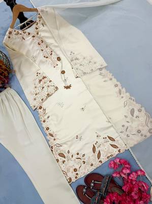 Ivory pure roman glass embroidered kaftan set with dupatta 3