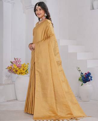 Gold Pure Kanjeevaram Silk Blend Rose Floral Woven Zari Design Saree With Stitched Blouse   3