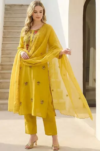 Women Floral Embroidered Regular Thread Work Kurta with Trousers & With Dupatta