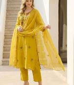 Women Floral Embroidered Regular Thread Work Kurta with Trousers & With Dupatta