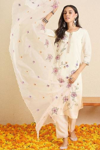 Women Floral Embroidered Regular Thread Work Kurta with Trousers & With Dupatta