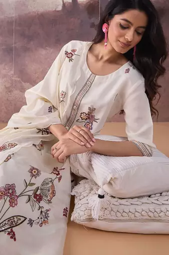 Floral Embroidered Thread Work Straight Kurta With Trousers & Dupatta