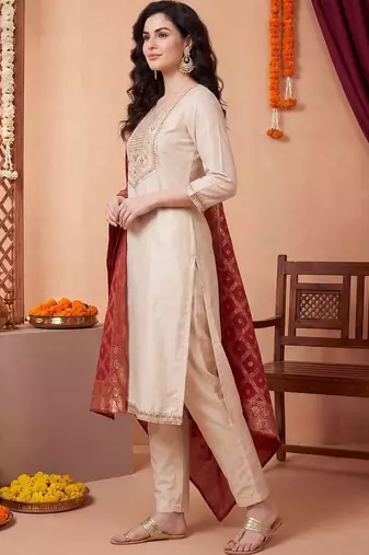 Women Ethnic Motifs Embroidered Regular Thread Work Kurta with Trousers & With Dupatta