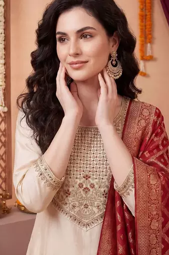 Women Ethnic Motifs Embroidered Regular Thread Work Kurta with Trousers & With Dupatta