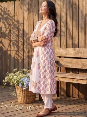 Women Ethnic Motifs Printed Empire Thread Work Pure Cotton Kurta with Trousers 3