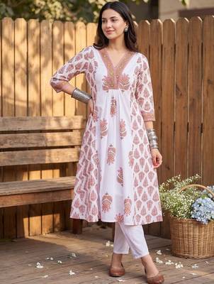 Women Ethnic Motifs Printed Empire Thread Work Pure Cotton Kurta with Trousers 6