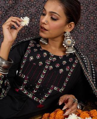 Women Ethnic Motifs Embroidered Regular Thread Work Pure Cotton Kurta with Trousers & With Dupatta 1