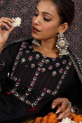 Women Ethnic Motifs Embroidered Regular Thread Work  Cotton Kurta with Trousers & With Dupatta