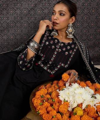 Women Ethnic Motifs Embroidered Regular Thread Work Pure Cotton Kurta with Trousers & With Dupatta 4