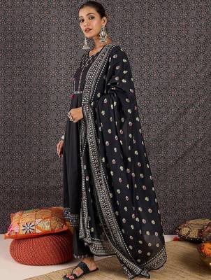Women Ethnic Motifs Embroidered Regular Thread Work Pure Cotton Kurta with Trousers & With Dupatta 6
