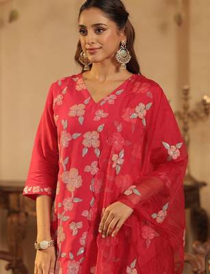 Women Floral Embroidered Regular Sequinned Straight Kurta with Trousers & Dupatta 1