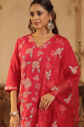 Women Floral Embroidered Regular Sequinned Straight Kurta with Trousers & Dupatta