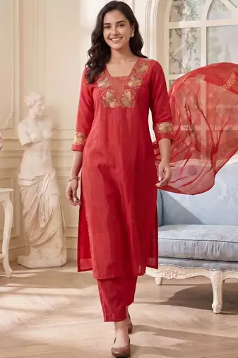 Women Ethnic Motifs Embroidered Regular Kurta with Trousers & With Dupatta