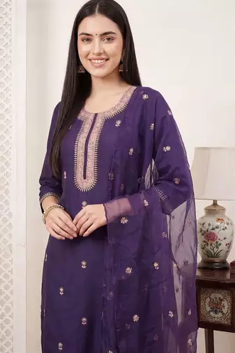 Women Ethnic Motifs Embroidered Regular Thread Work Kurta with Trousers & With Dupatta