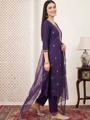 Women Ethnic Motifs Embroidered Regular Thread Work Kurta with Trousers & With Dupatta 3
