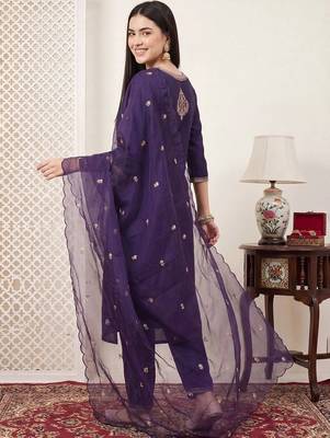 Women Ethnic Motifs Embroidered Regular Thread Work Kurta with Trousers & With Dupatta 4