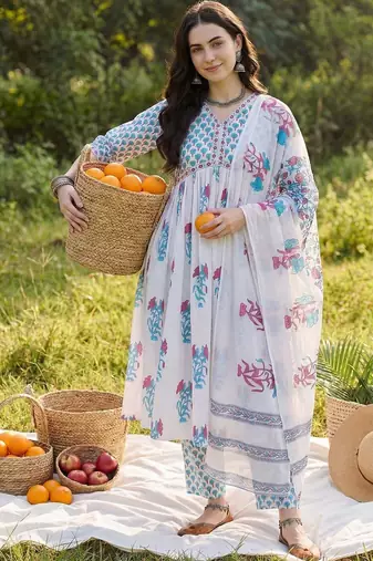 Women Floral Printed Empire Pure Cotton Kurta with Trousers & With Dupatta