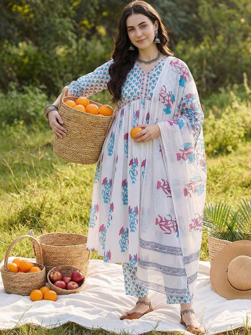 Women Floral Printed Empire Pure Cotton Kurta with Trousers & With Dupatta